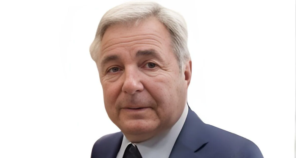 Over The Moon Art Studios hosts free Family Art Night for all ages