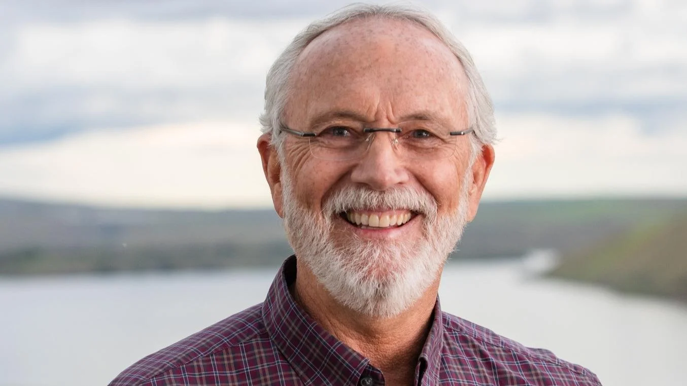 Dan Newhouse discusses presidents’ day and policy concerns in recent tweets