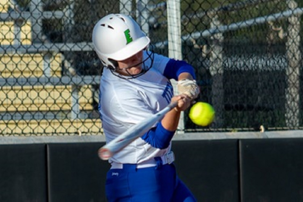 Softball team splits with Daytona State College Thursday