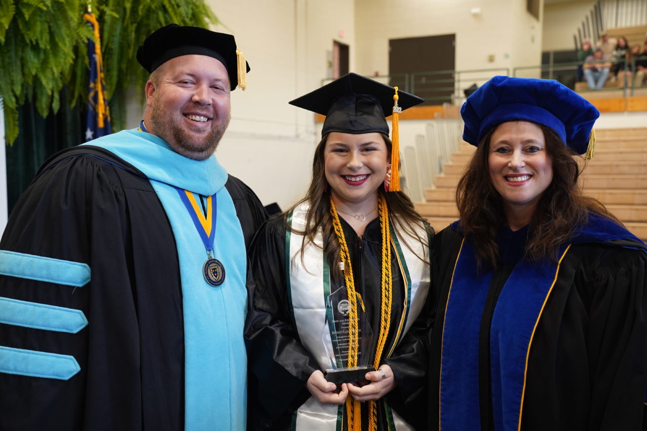 Bridget Dixon Receives Bridges Award at ABAC Fall Commencement Ceremony