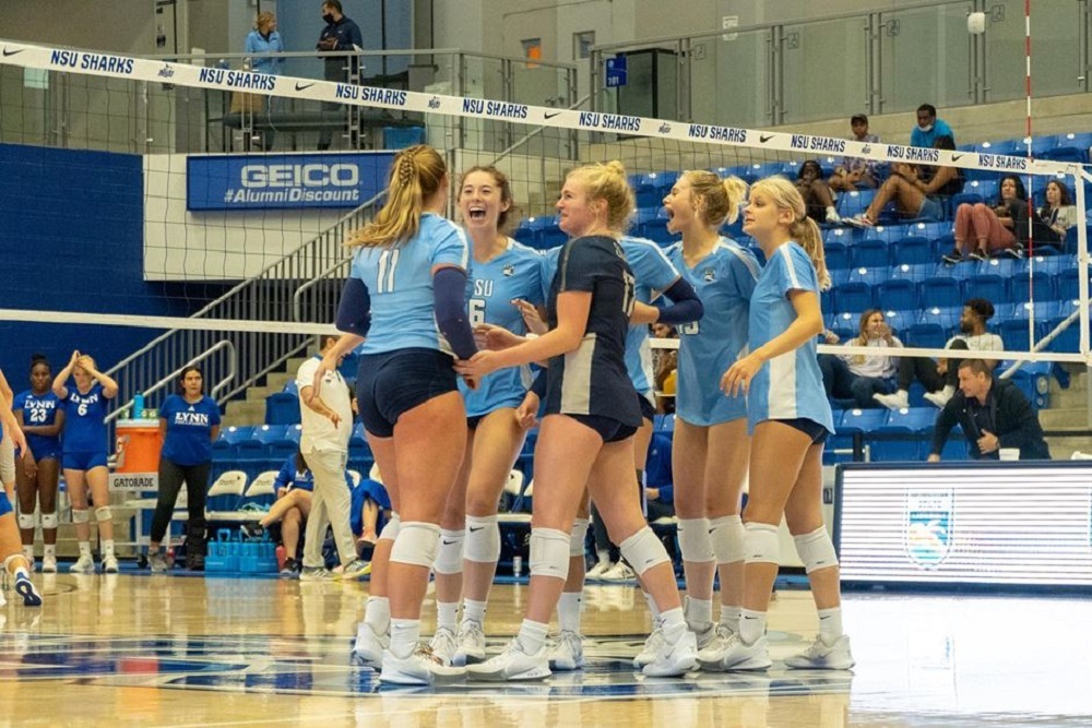 #17 Sharks Fall Against Eagles in Four-Sets