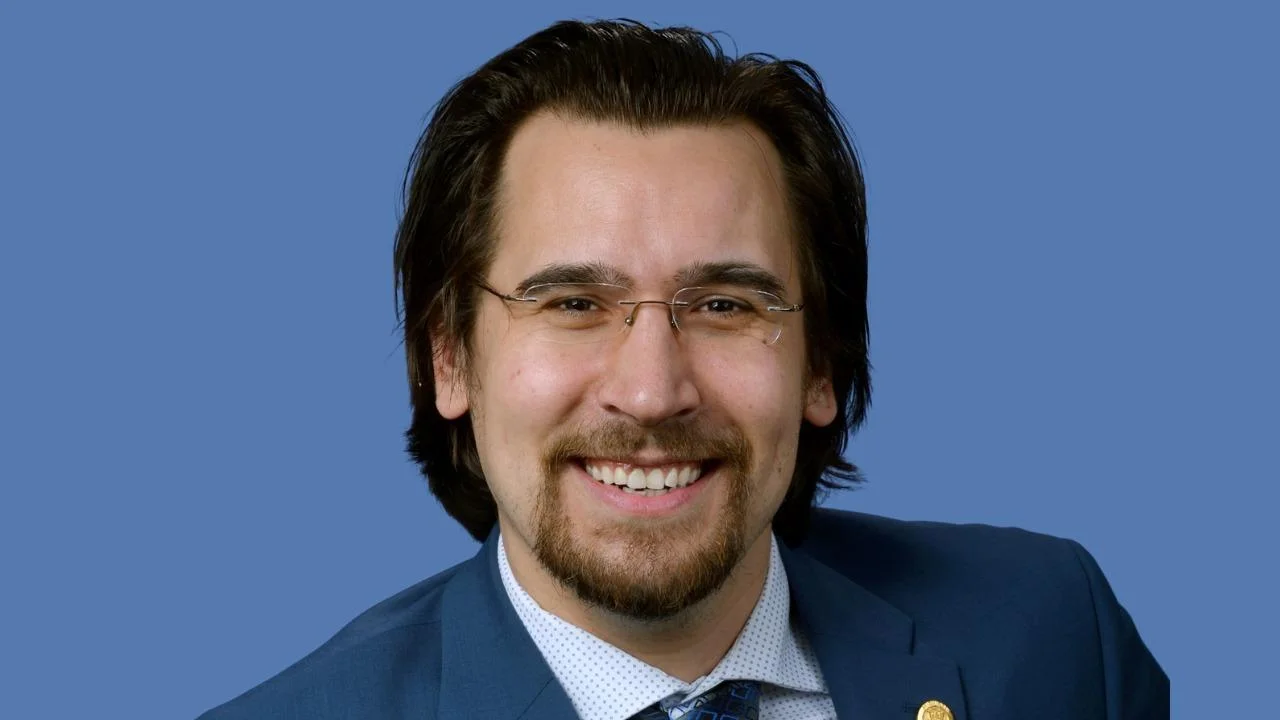 Brad Paquette discusses Hunter Biden art and school food ingredient legislation