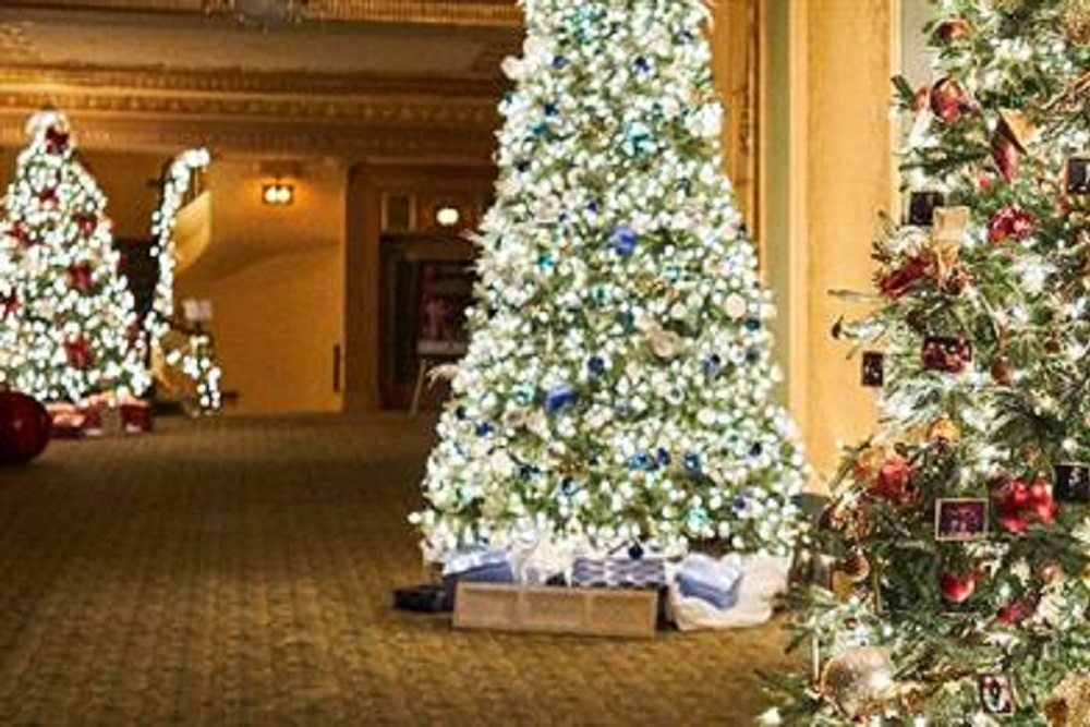 Paramount Presents: Holiday Evening Candlelight Tours of the Historic Theater on December 17