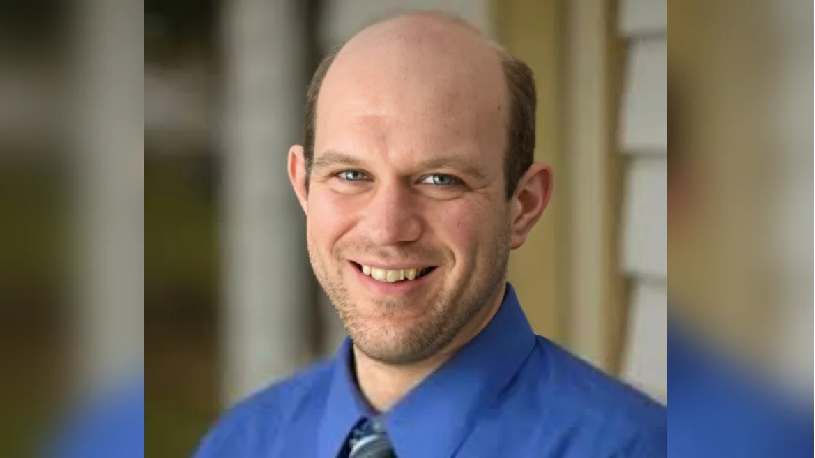 Joe Petrie Editor & Chief