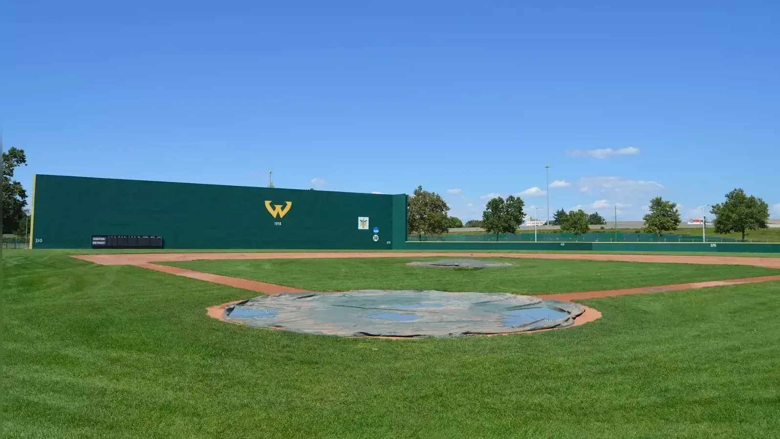 Wayne State narrowly defeated by Findlay in 2025 home opener