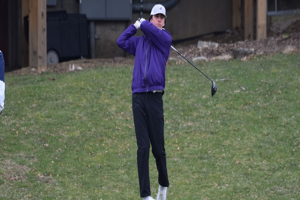 Burtis Nabs Medalist Honors with One Over 73 as Men’s Golf Wins Moravian Invitational