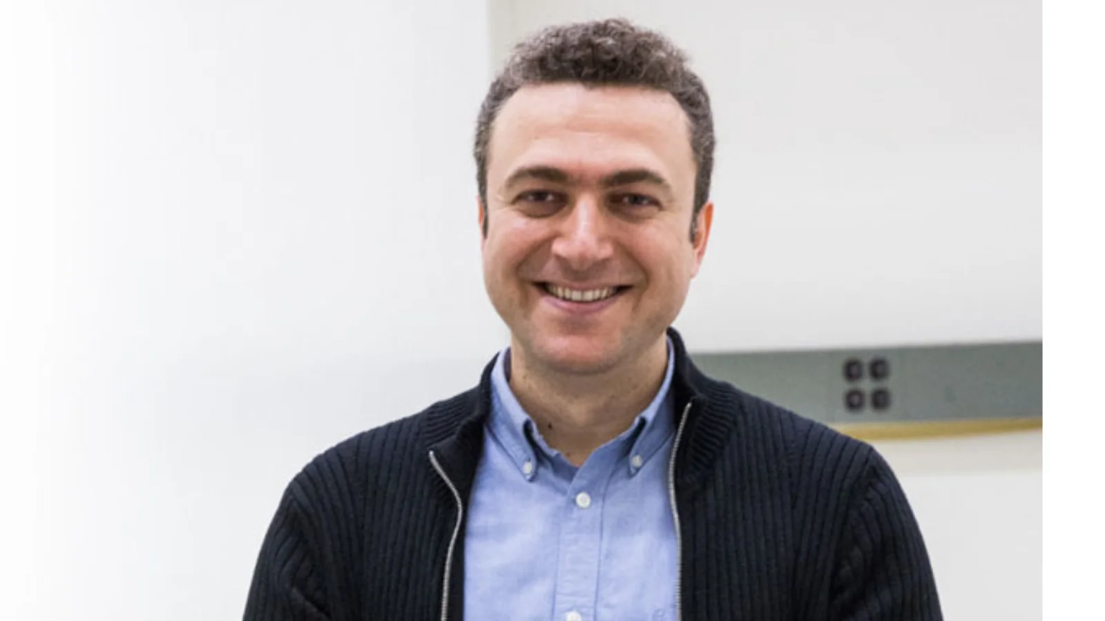 Aydogan Ozcan, senior author of the study and Volgenau Professor of Engineering Innovation at UCLA Samueli