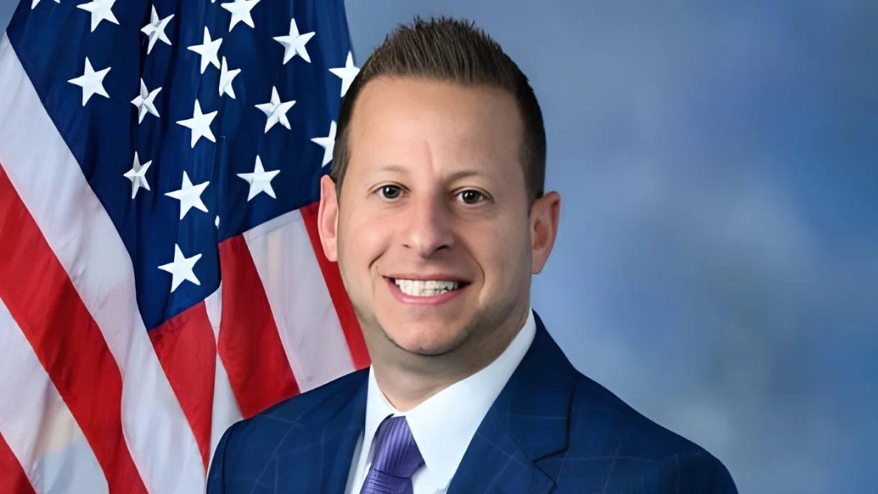 Congressman Jared Moskowitz discusses diverse issues impacting students and seniors Congressman Jared Moskowitz discusses diverse issues impacting students and seniors