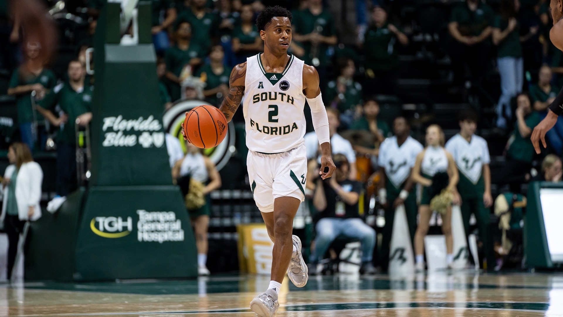 No. 1 Houston outlasts USF, 83-77 No. 1 Houston outlasts USF, 83-77