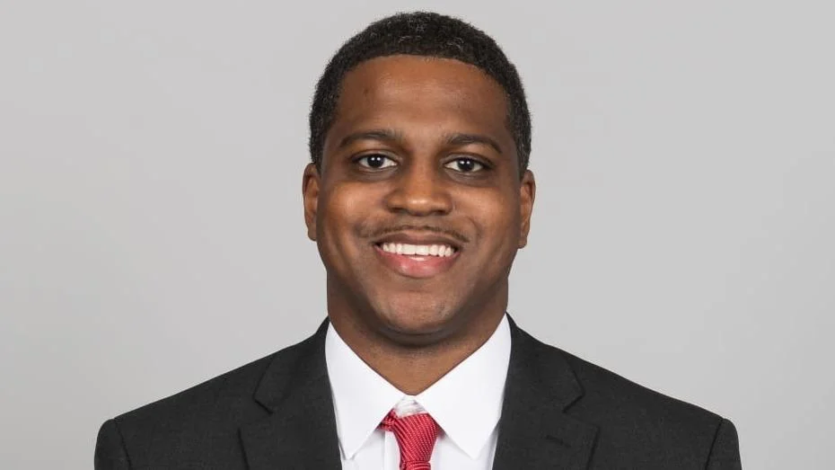 Cardinals’ outside linebackers aim for more than just sacks amid Ojulari’s absence Cardinals’ outside linebackers aim for more than just sacks amid Ojulari’s absence