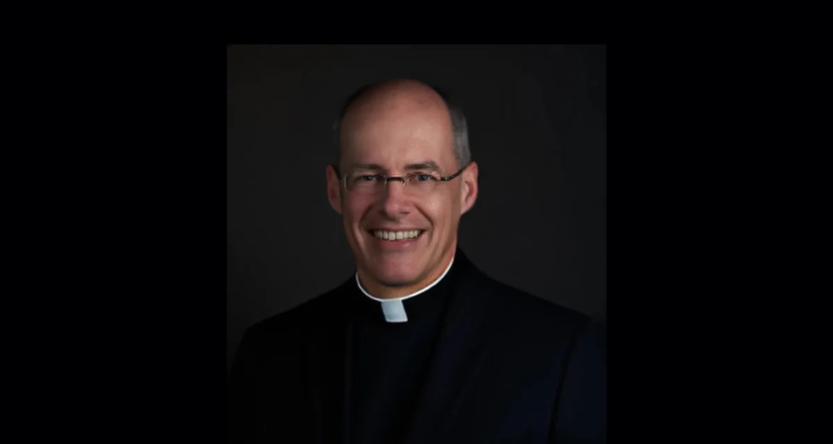 Father Tom Hurley of Old St. Patrick's Church in Chicago Father Tom Hurley of Old St. Patrick's Church in Chicago