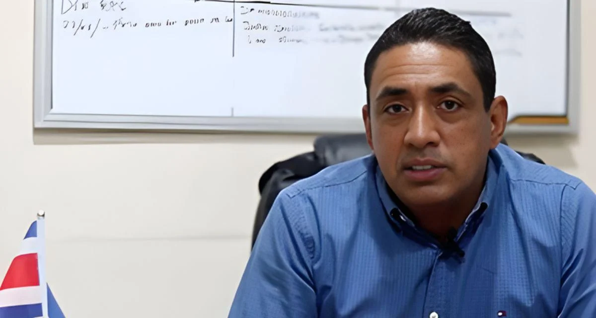 Randall ChavarrĂa, the mayor of Puntarenas Randall ChavarrĂa, the mayor of Puntarenas