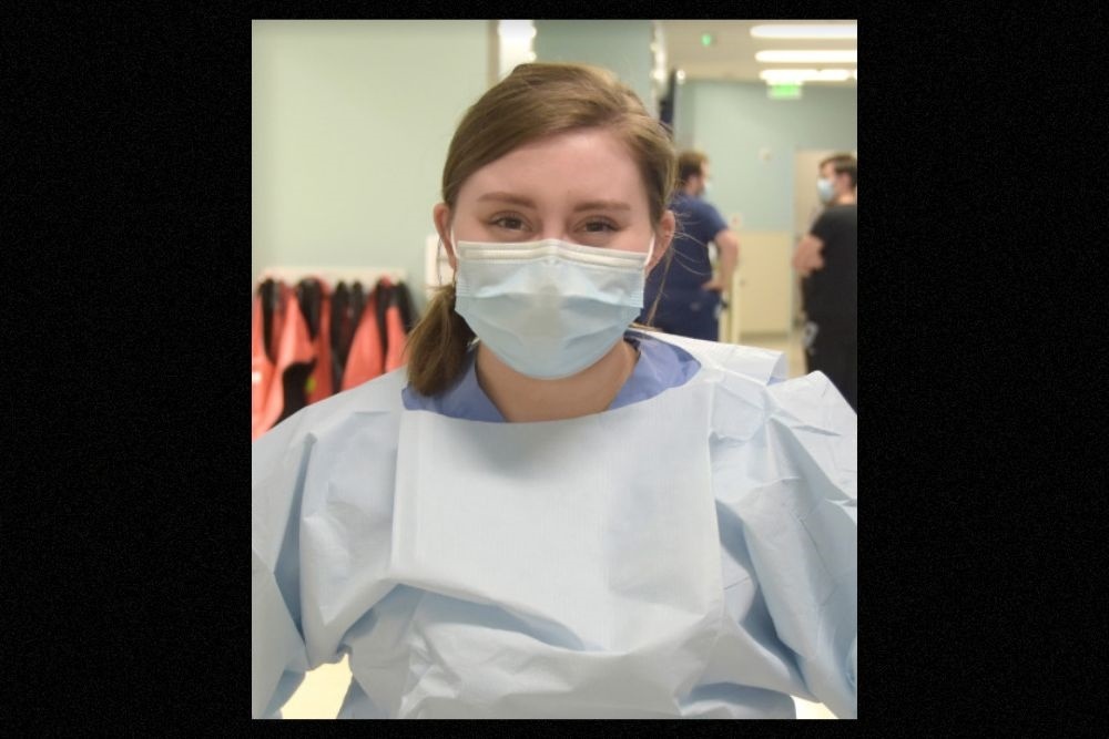 Aspiring doctor Anna-Marie Carver gains valuable experience from summer internship with trauma team at Eskenazi Aspiring doctor Anna-Marie Carver gains valuable experience from summer internship with trauma team at Eskenazi