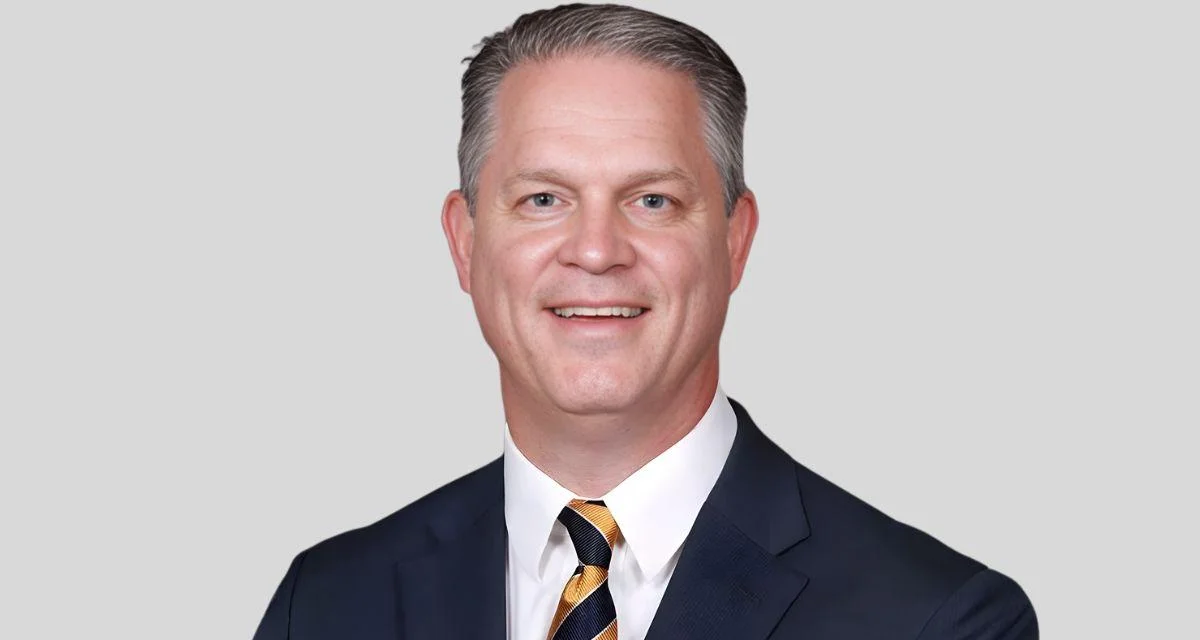 Dan Earl, Head Coach at Tennessee Chattanooga Mocs Men's Basketball Team Dan Earl, Head Coach at Tennessee Chattanooga Mocs Men's Basketball Team