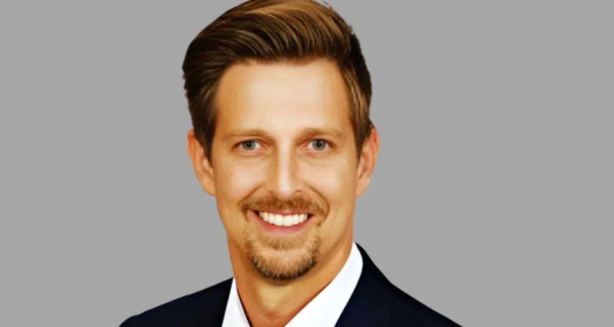 Justin Walseth, Financial Services Leader