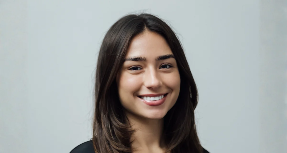 Hannah Ulloa, a 2024 graduate of Florida International University’s Robert Stempel College of Public Health & Social Work