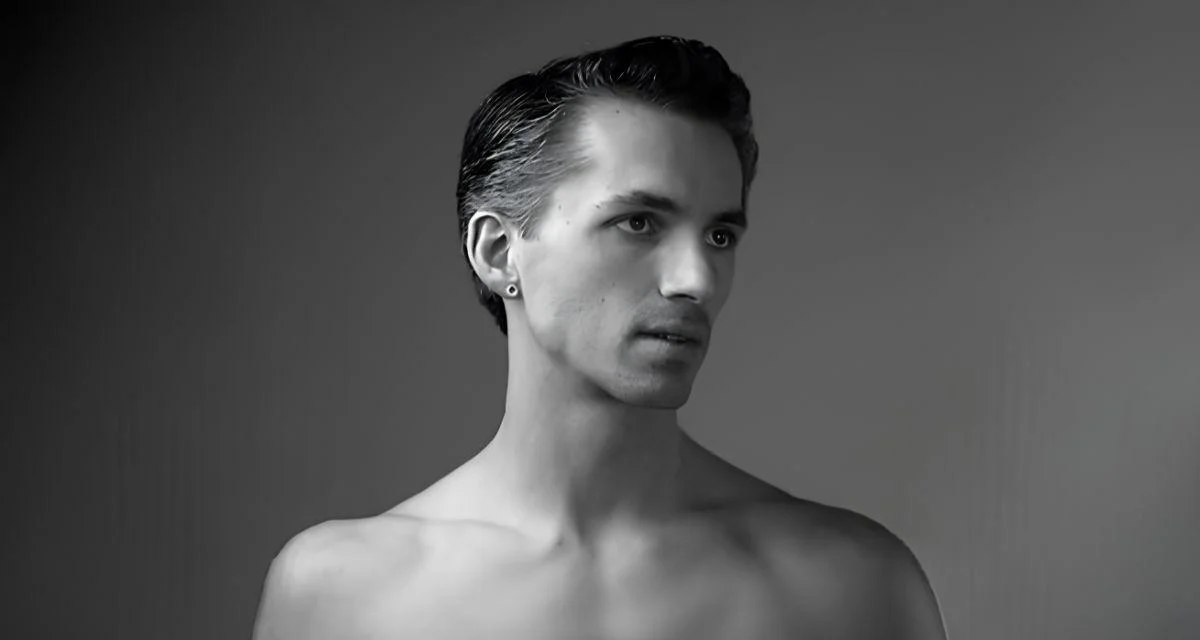 Gavin Stewart, Co-Director, Instructor of Intermediate/Advanced Contemporary Gavin Stewart, Co-Director, Instructor of Intermediate/Advanced Contemporary