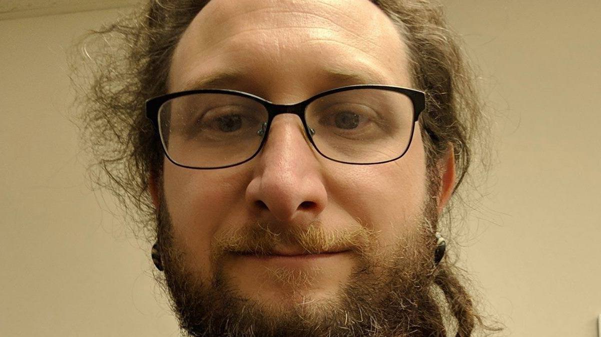 Teachers union head seen dropping child off at in-person school after leading closures throughout state