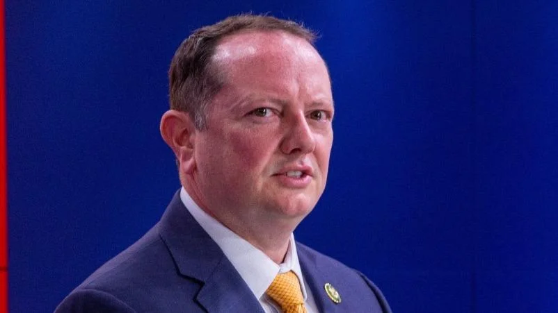Eric Burlison criticizes gun control laws and economic policies Eric Burlison criticizes gun control laws and economic policies