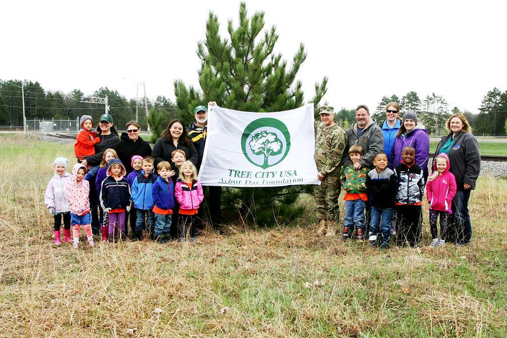 City of Portsmouth to plant 400 trees for the 400th Anniversary and Portsmouth Rotary donates 100 trees to celebrate its 100th