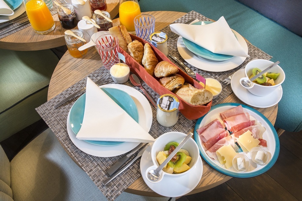 Breakfast & Biz on April 22