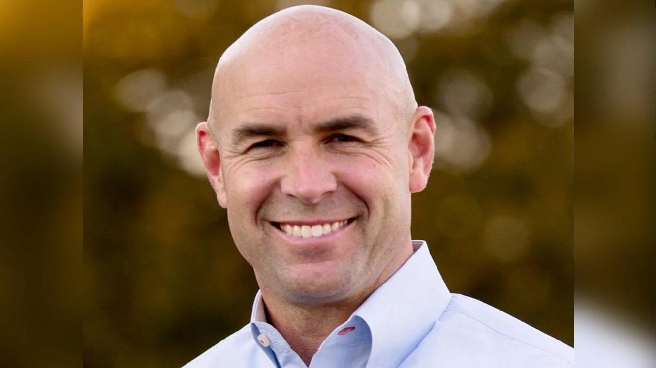 Jake Ellzey emphasizes national unity and legislative action through recent tweets