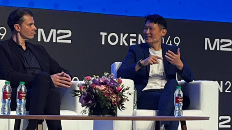 Binance CEO Richard Teng (right) - X/_RichardTeng