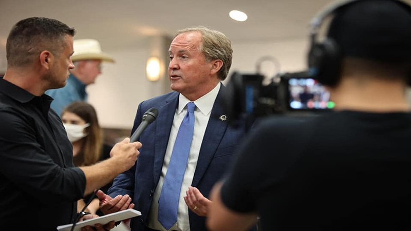Paxton signs letter pressing Blackrock for answers on fossil fuel boycotts