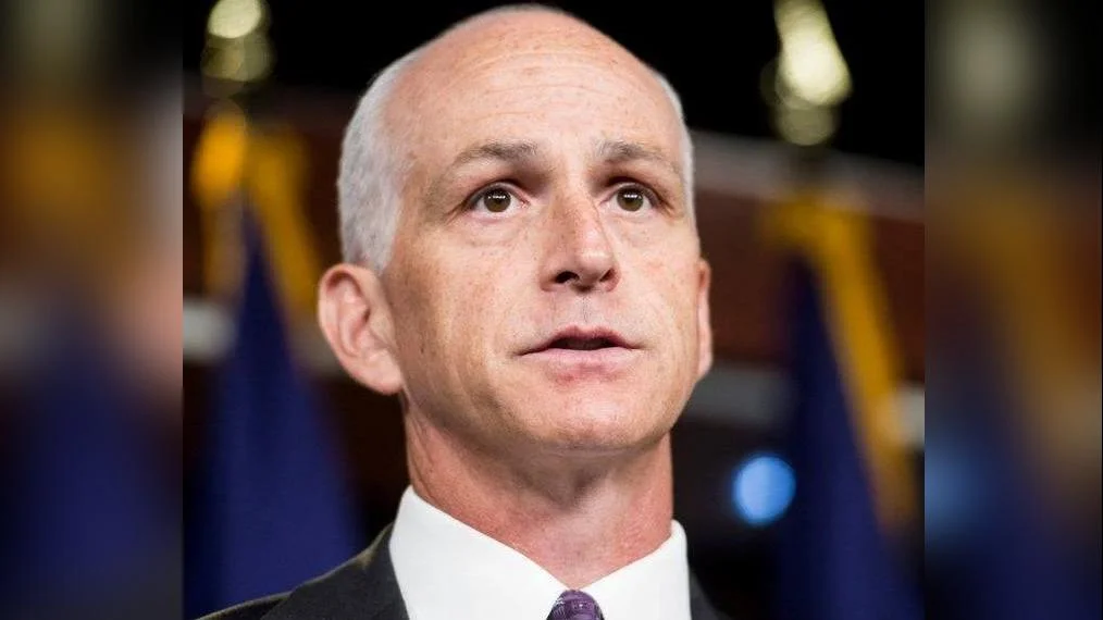 Rep. Adam Smith discusses gun control and economic concerns in recent tweets