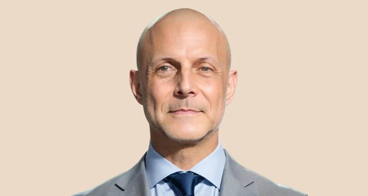 Christopher Hanson recognized for expertise in information technology and business services