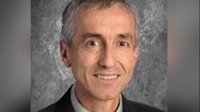 Dr. Manuel Valenzuela, Superintendent of Sahuarita Unified School District Dr. Manuel Valenzuela, Superintendent of Sahuarita Unified School District