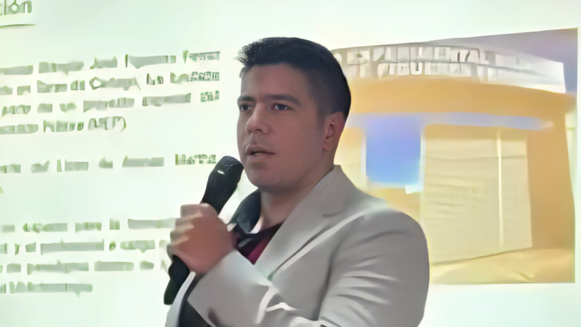 Kevin Araya Céspedes, librarian at Liceo Experimental Bilingüe José Figueres Ferrer