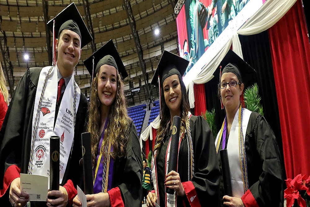UIW Celebrates Fall 2022 Commencement