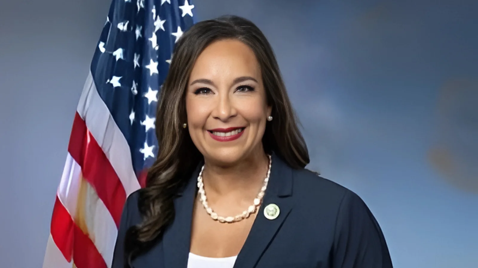 De La Cruz introduces resolution condemning attack on border patrol facility