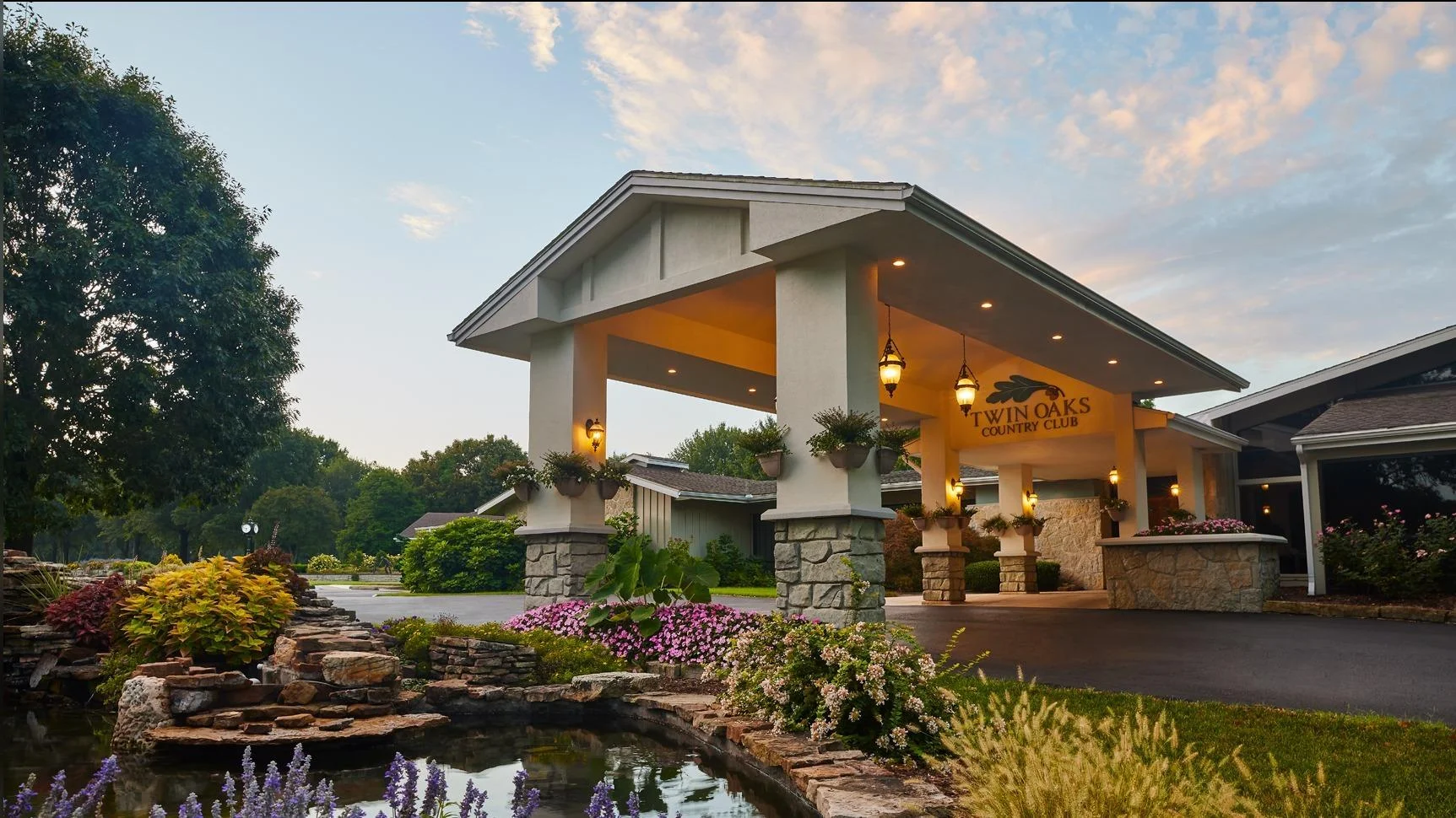 Twin Oaks Country Club