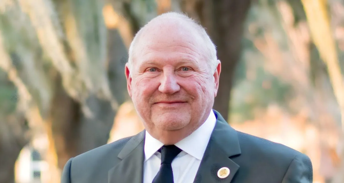 Lane excavation set for Altama Avenue by Atlanta Gas Light on January 7-8