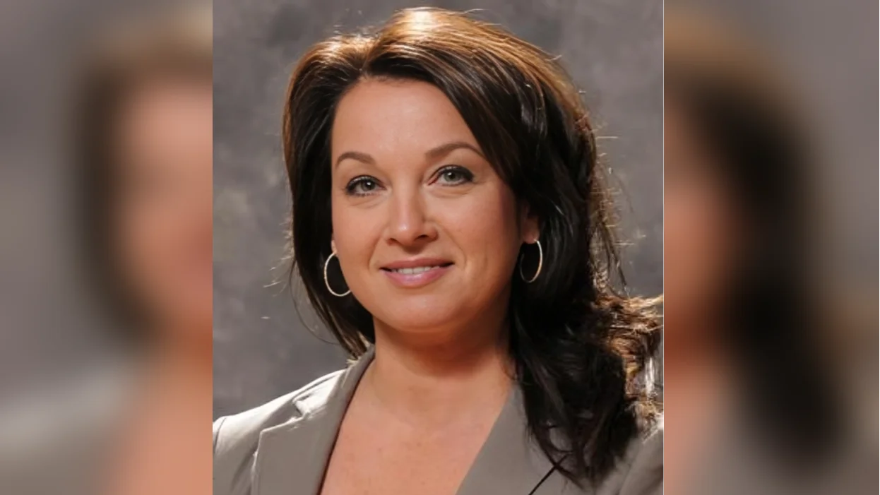 Carrie Lohr Head Coach