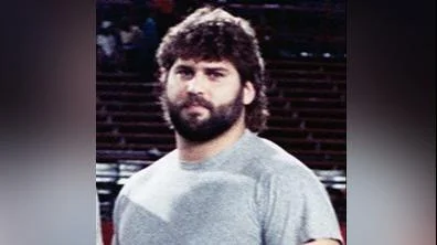 Jimbo Covert football player and offensive tackle