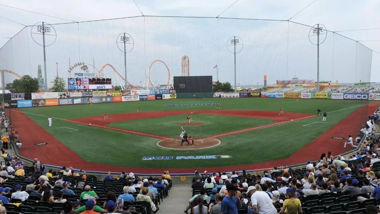 NYU Violets drop doubleheader to University of Chicago in baseball series