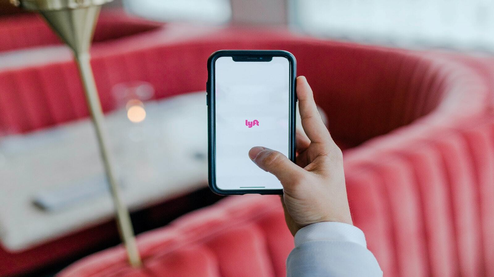 Lyft - Unsplash/Austin Distel Lyft - Unsplash/Austin Distel