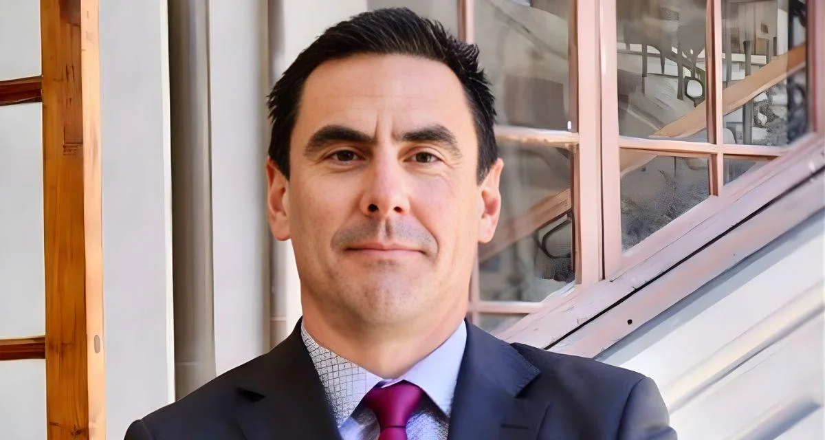 Osvaldo Urrutia,  Subsecretary