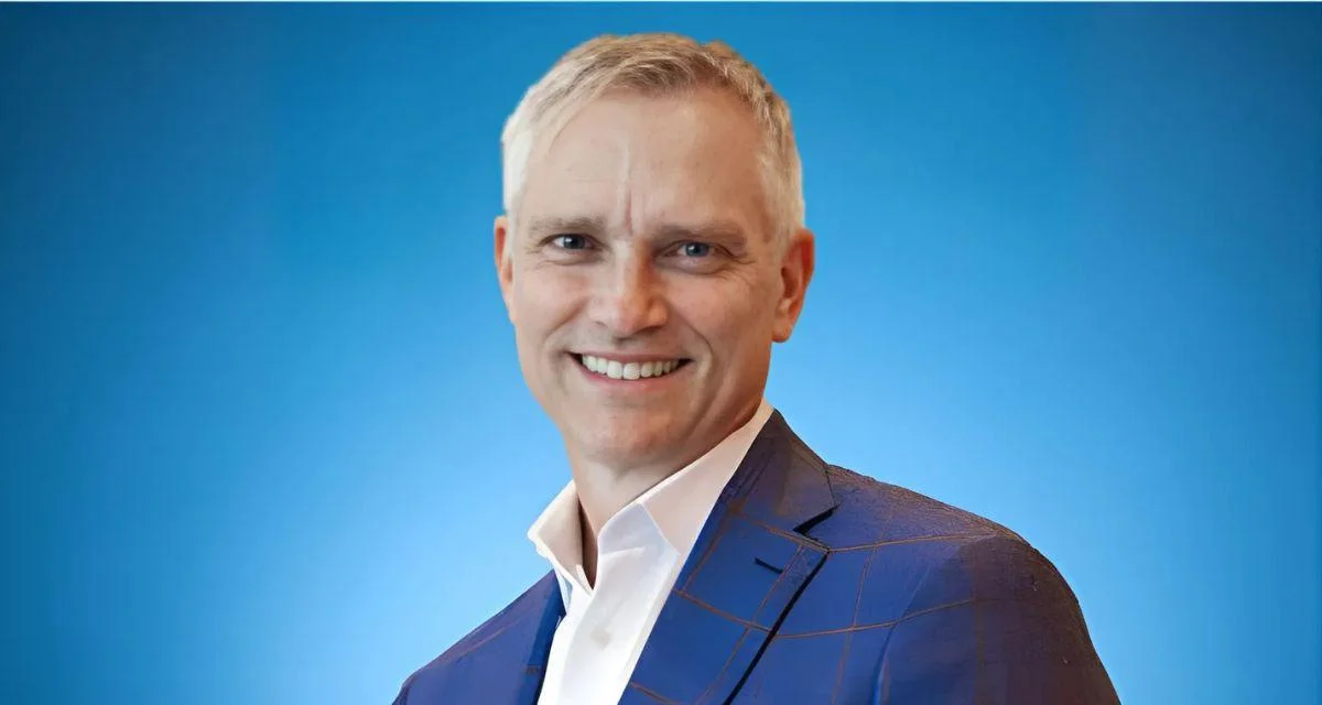 Robert D. Isom, CEO and President Robert D. Isom, CEO and President