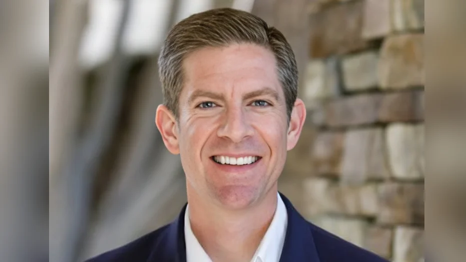U.S. Rep. Mike Levin representing California%27s 49th Congressional District - Official U.S. House headshot