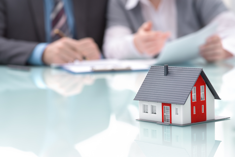 Mendota Heights home prices fall in April 2017