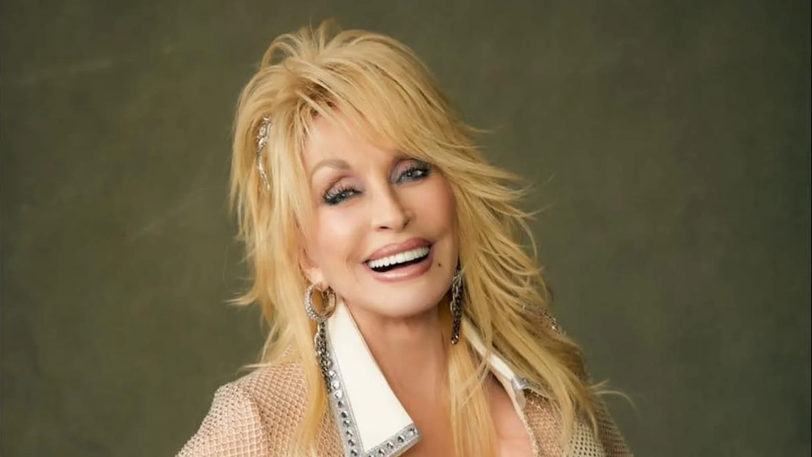 Dolly Parton, Entertainment Icon