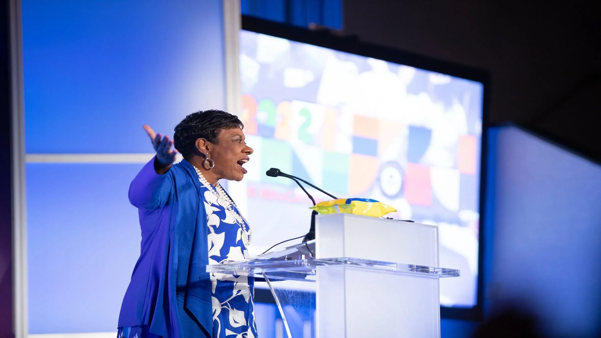 Massachusetts ranks 7 among U.S. states for teacher starting salary