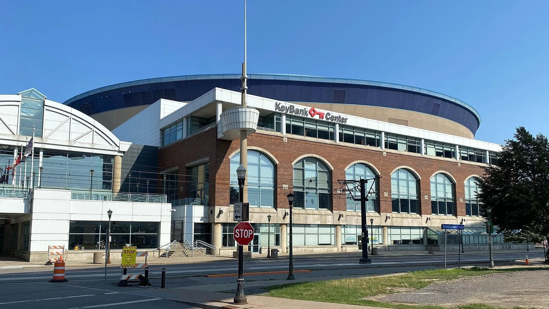 Buffalo Sabres defeat Nashville Predators 3-2 for sixth straight win