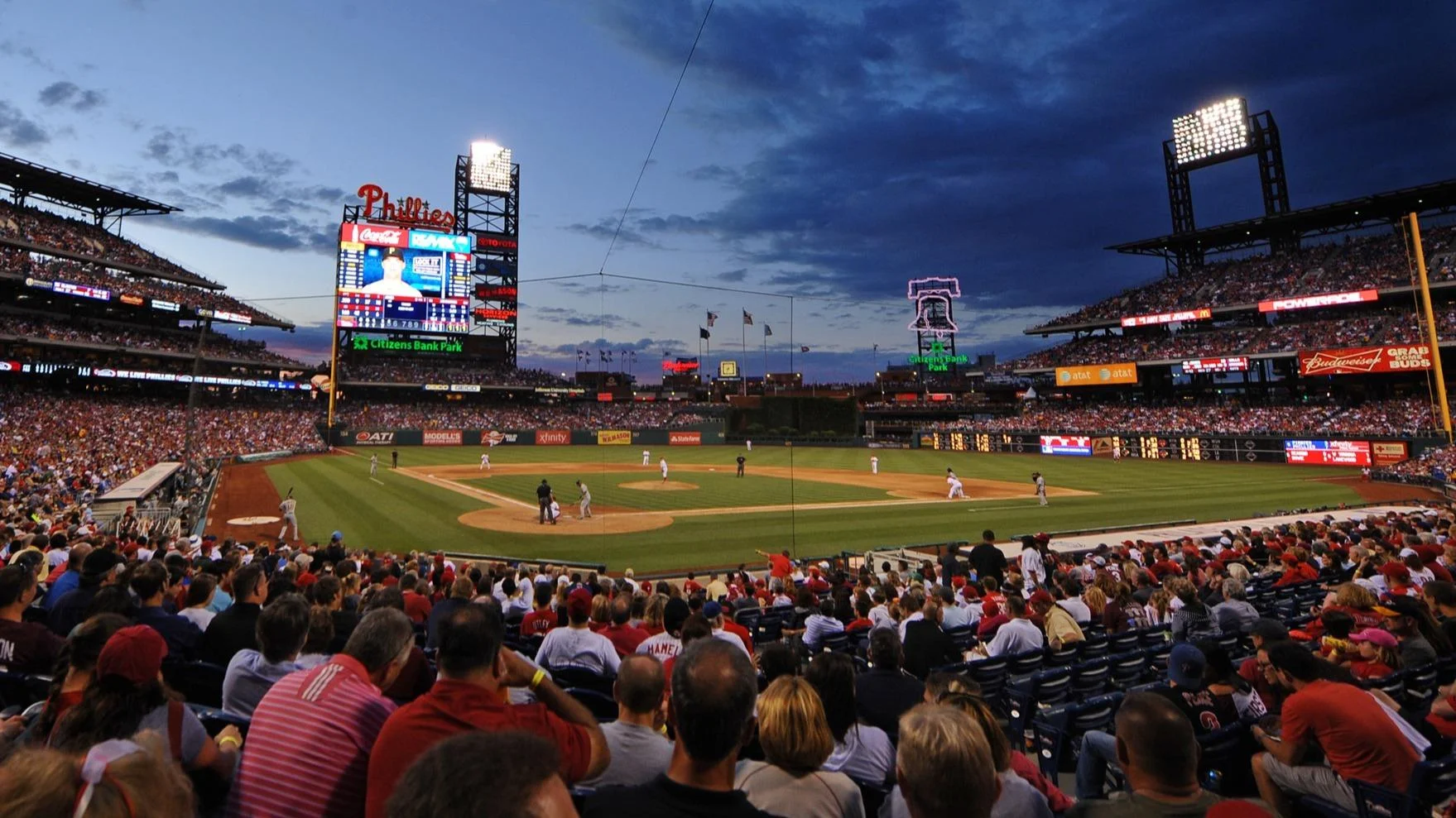 Robertson returns for third stint as Phillies add depth ahead of playoff push