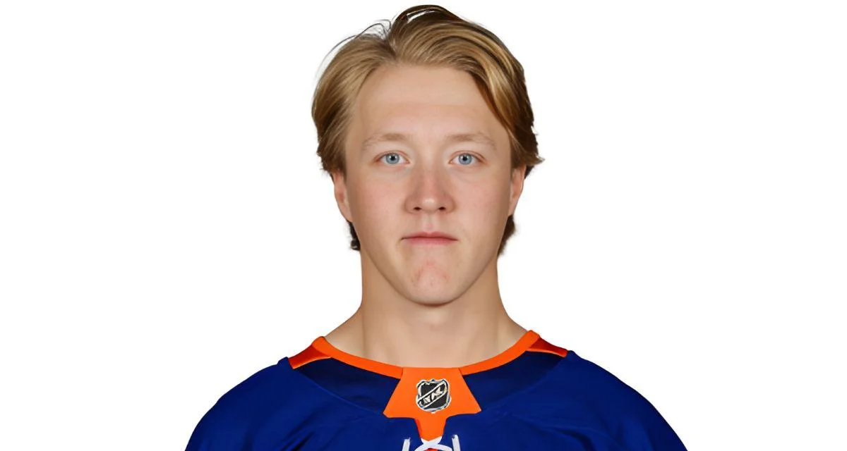 Simon Holmstrom, New York Islanders Simon Holmstrom, New York Islanders