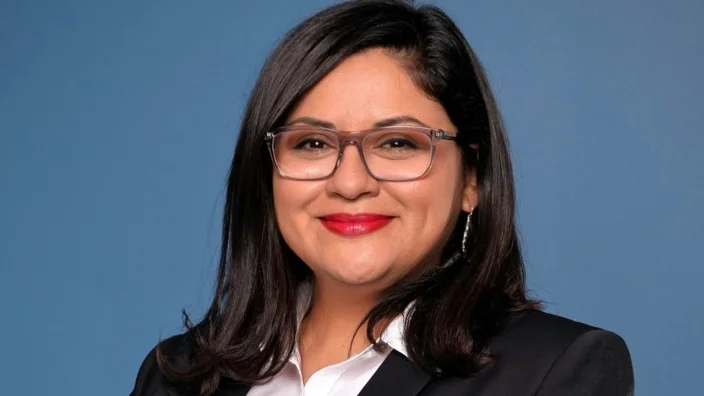 Jennie Rios, Director of Education - LinkedIn